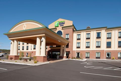 Holiday Inn Express Hotel & Suites Clearfield, an IHG Hotel Hôtel in Allegheny River