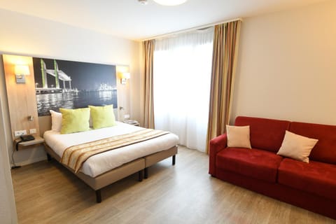 Appart-Hôtel Mer & Golf City Bordeaux Bassins à flot Apartment hotel in Bordeaux