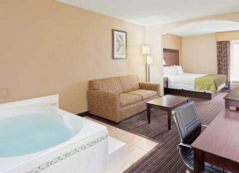 Holiday Inn Express Hotel & Suites Charleston-Southridge, an IHG Hotel Hôtel in Charleston
