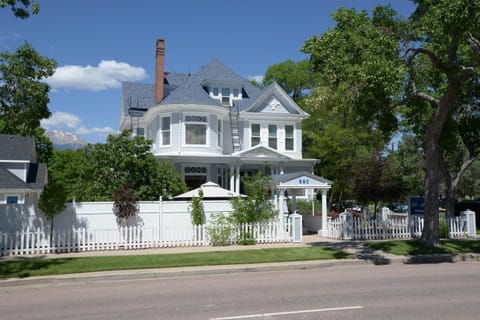 The St. Mary's Inn, Bed and Breakfast Bed and Breakfast in Colorado Springs
