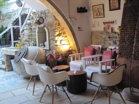 Stratos ArtDeco House Inn in Larnaca District