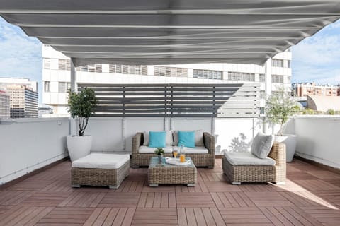 Solarium, Balcony/Terrace, Seating area, Garden view