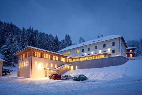 Facade/entrance, Winter