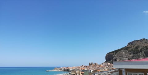 Balcony/Terrace, Beach, City view, Sea view