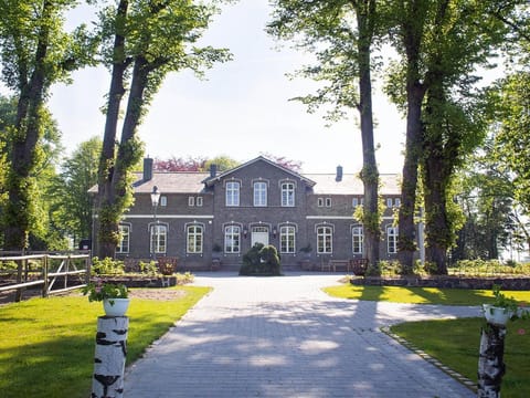 Property building, Facade/entrance, Garden