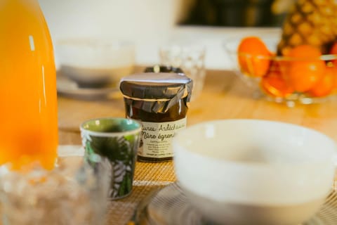 Food and drinks, Food, Drinks