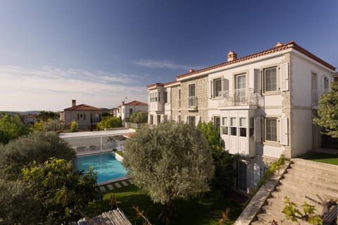 Property building, Garden view, Swimming pool