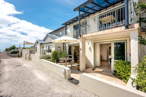 Onetangi Beach Apartments Apartahotel in Auckland Region