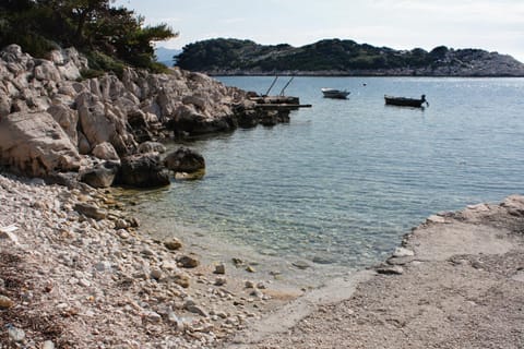 Apartments and rooms by the sea Cove Saplunara, Mljet - 4907 Bed and breakfast in Korita, Mljet