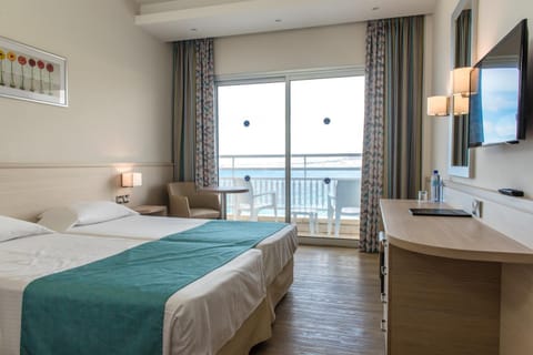 Cynthiana Beach Hotel Hotel in Paphos District