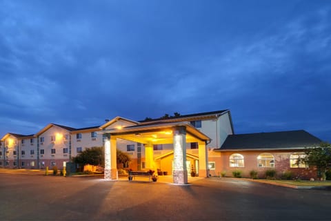 Baymont by Wyndham Galesburg Hotel in Galesburg