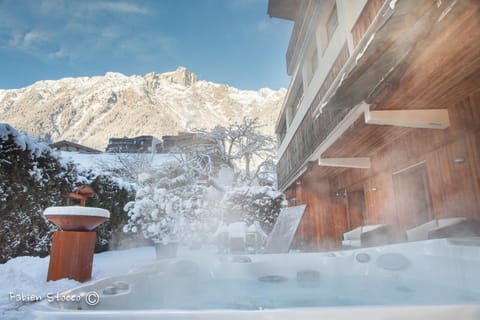 Facade/entrance, Winter, Garden, Hot Tub, Mountain view, sunbed