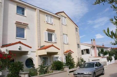 Apartments by the sea Mandre, Pag - 6537 Condominio in Novalja