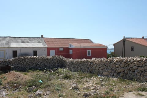 Rooms by the sea Kustici, Pag - 6288 Bed and Breakfast in Novalja