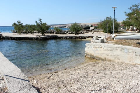 Rooms by the sea Kustici, Pag - 6288 Bed and Breakfast in Novalja