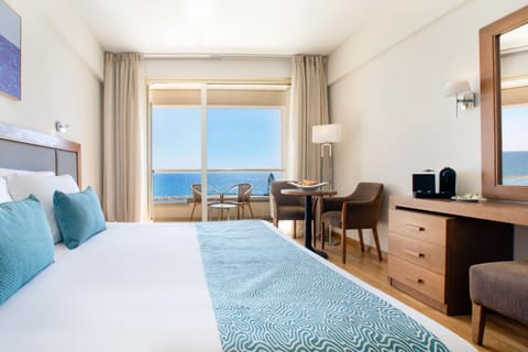 Bed, Photo of the whole room, Bedroom, Sea view