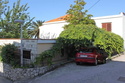 Apartments with a parking space Mlini, Dubrovnik - 9018 Condo in Srebreno