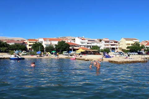 Apartments by the sea Kustici, Pag - 6320 Condominio in Novalja