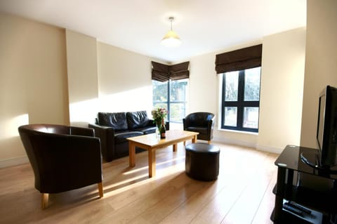 Lodge Drive Serviced Apartments Apartahotel in London