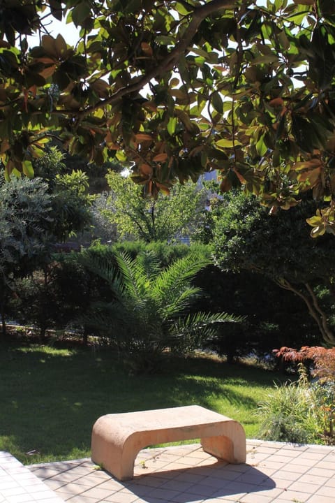 Location, children, Family