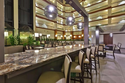 Embassy Suites by Hilton Auburn Hills Hotel in Auburn Hills