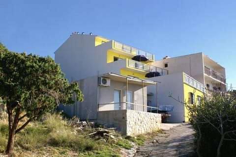 Apartments and rooms by the sea Milna, Hvar - 3074 Alojamiento y desayuno in Hvar