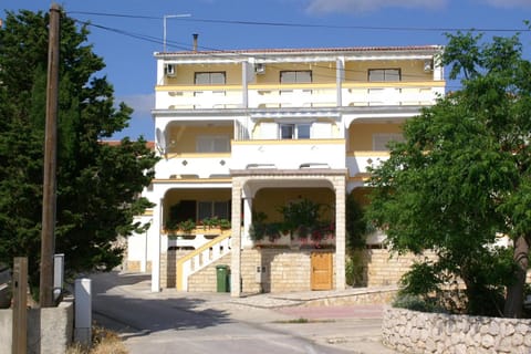 Apartments by the sea Kustici, Pag - 4129 Condo in Novalja