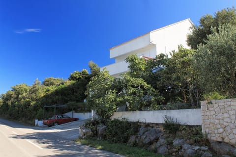 Apartments by the sea Tri Zala, Korcula - 4346 Apartment in Dubrovnik-Neretva County