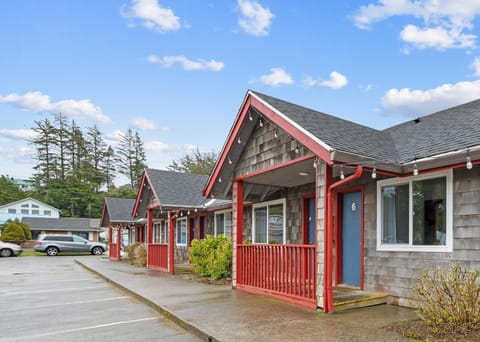 Surf & Sand Inn Posada in Pacific City