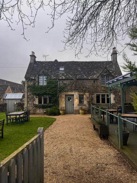 The Ragged Cot Hotel in Stroud District