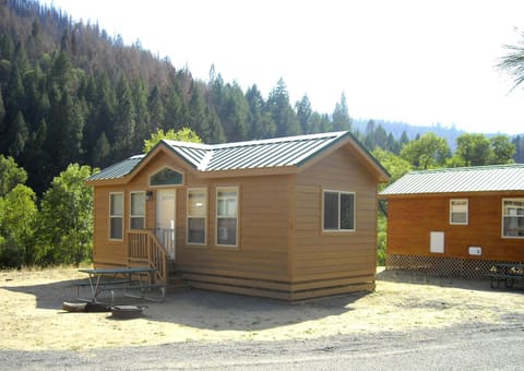 Yosemite Lakes Cottage 47 Camping /
Complejo de autocaravanas in Tuolumne County