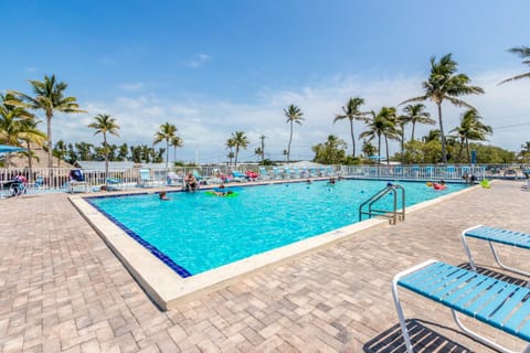 Fiesta Key RV Resort Waterfront Cottage 33 Campingplatz /
Wohnmobil-Resort in Florida Keys