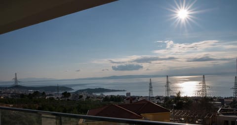 Whitehouse Apartments Condo in Makarska