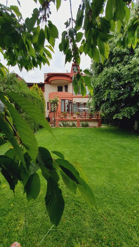 Johanna House Bed and Breakfast in Bucharest