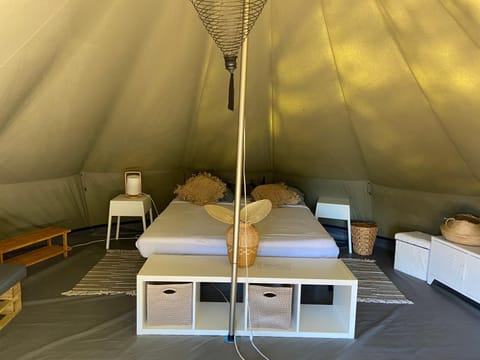 Saint Paul le Marseillais Tentes Equippees Hébergements Insolites Lodges Tente de luxe in Mèze