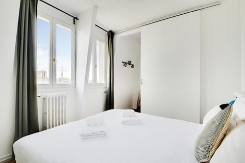 Bed, Photo of the whole room, Bedroom, towels, wardrobe