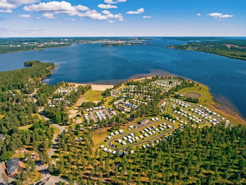 Bird's eye view, Bird's eye view, On site