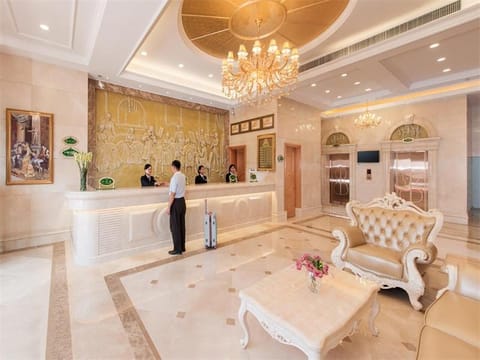 Vienna Hotel Shenzhen Baoneng City Plaza Hotel in Shenzhen