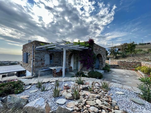 The Traditional Stone Villa House in Kea-Kythnos