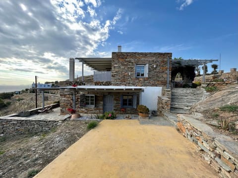 The Traditional Stone Villa House in Kea-Kythnos