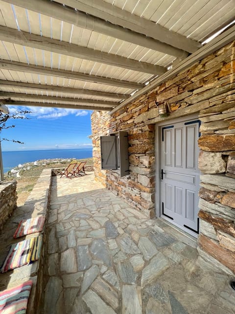 Facade/entrance, Day, Balcony/Terrace, Sea view