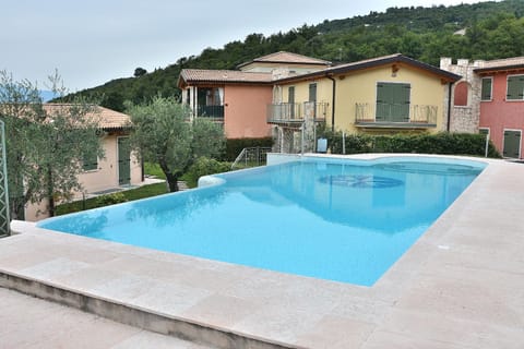 Residenza alle Torri With Pool Apartment in Torri del Benaco