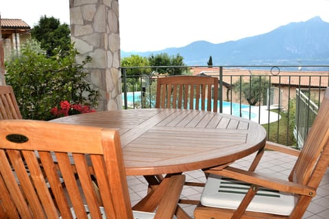 Residenza alle Torri With Pool Apartment in Torri del Benaco