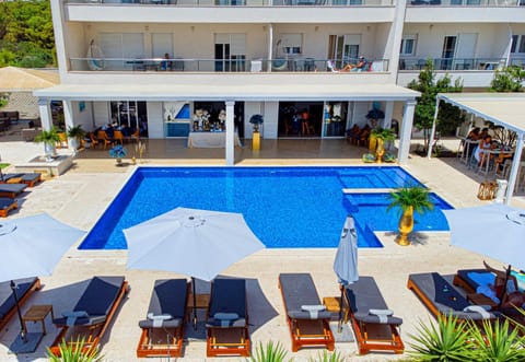 Pool view, Swimming pool