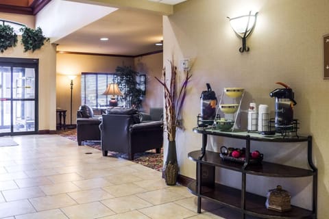 Quality Inn & Suites Airport North Hotel in Sioux Falls