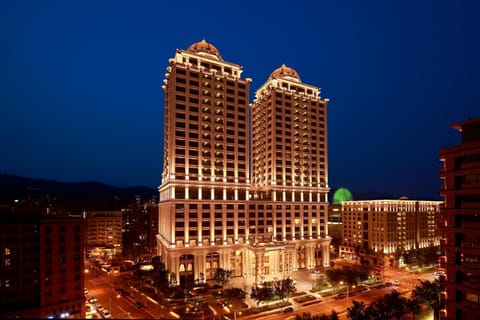 Facade/entrance, Bird's eye view, Landmark view, Location