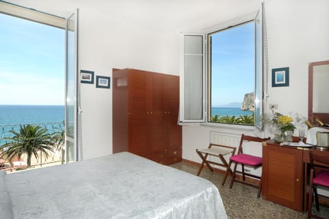 Day, Photo of the whole room, Sea view