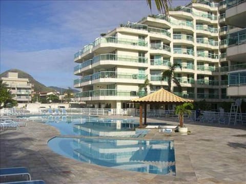 Floor plan, Pool view