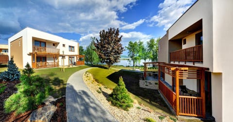 Garden, Garden view, Lake view