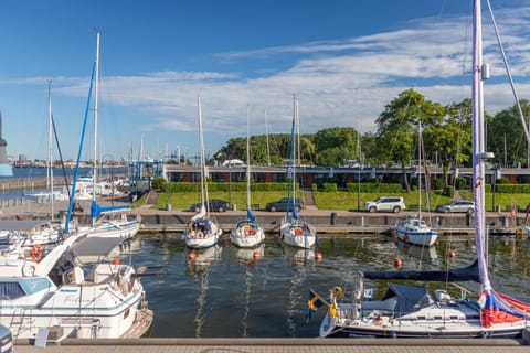 Nearby landmark, Day, Natural landscape, Activities, Lake view, River view, Sea view